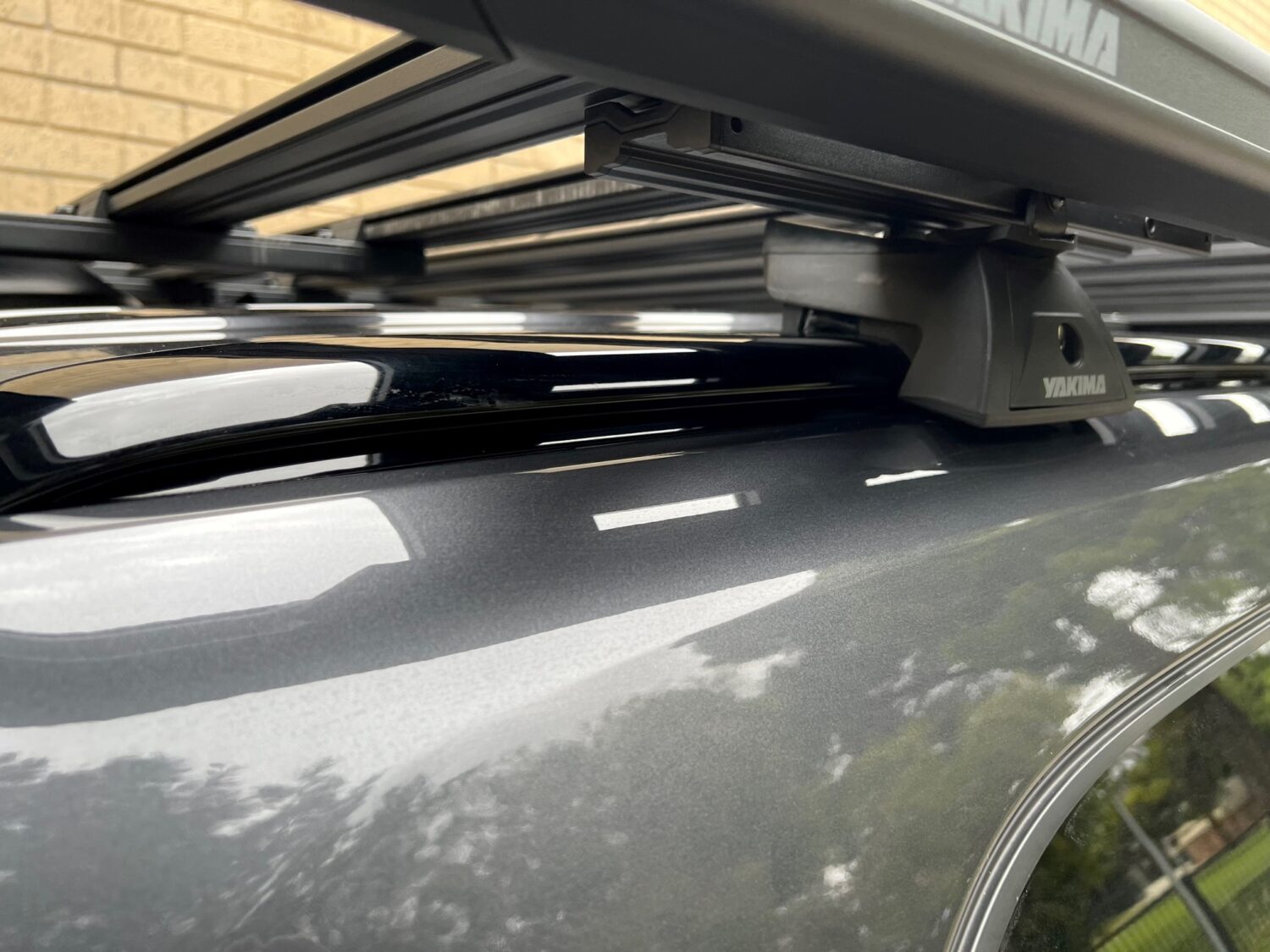 Ford Everest With Flush Rails 2015 Sep 2022 Yakima Lock'n Load