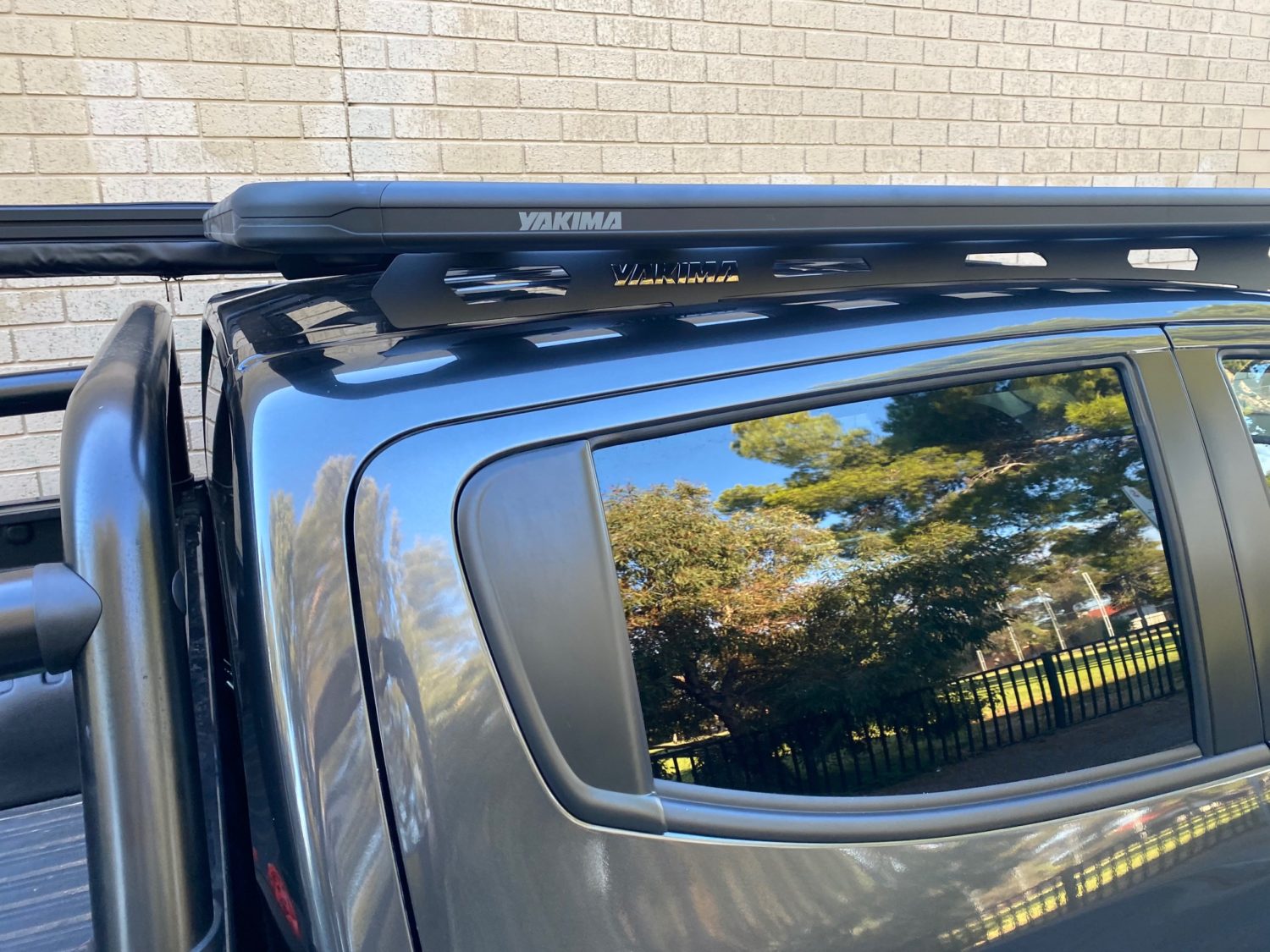 Mitsubishi Triton MQ/MR Dual Cab 2015onwards Yakima LockNLoad