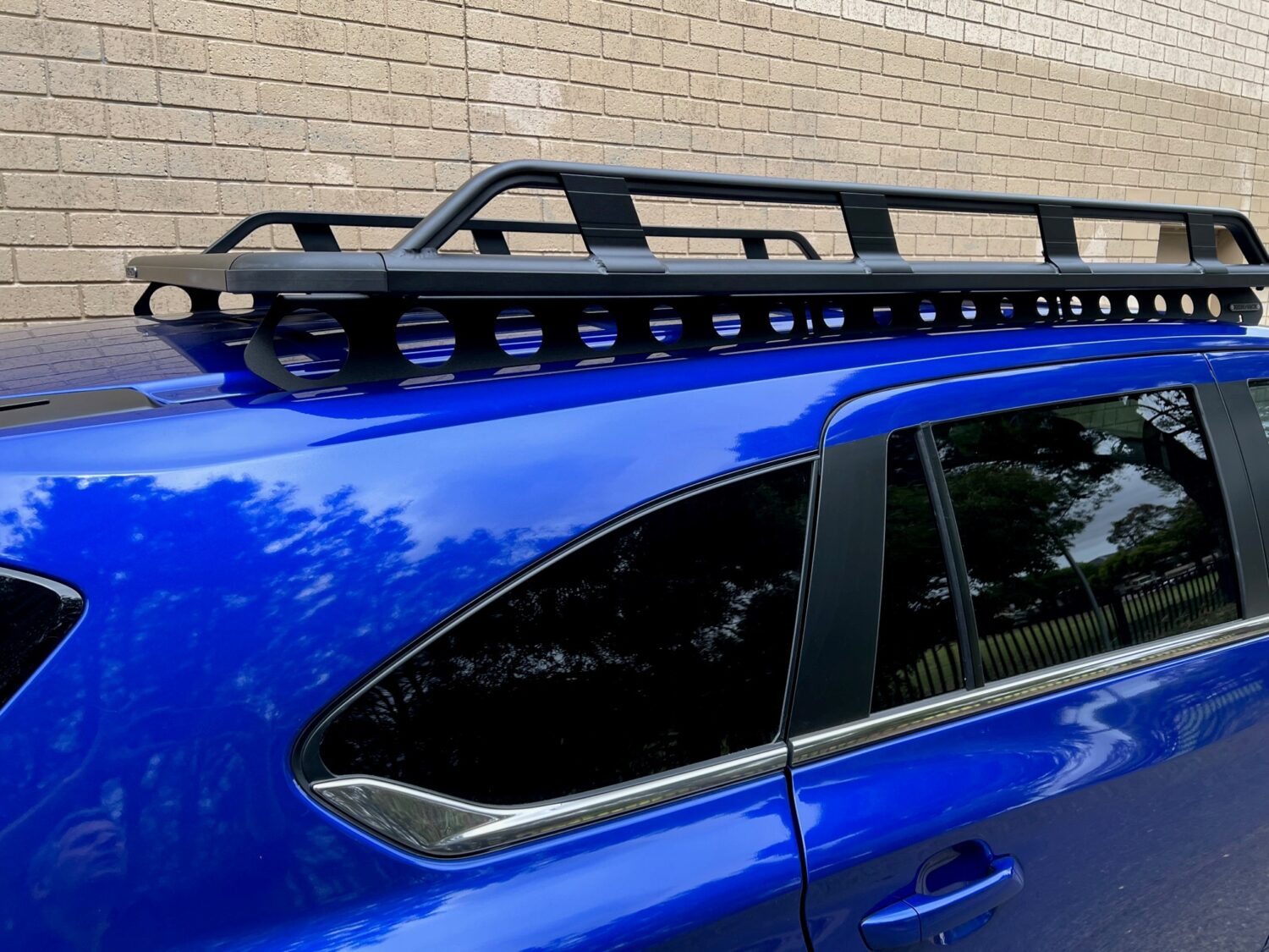 Isuzu MUX Gen2 2021on (with and without rails) Pioneer Tradie with