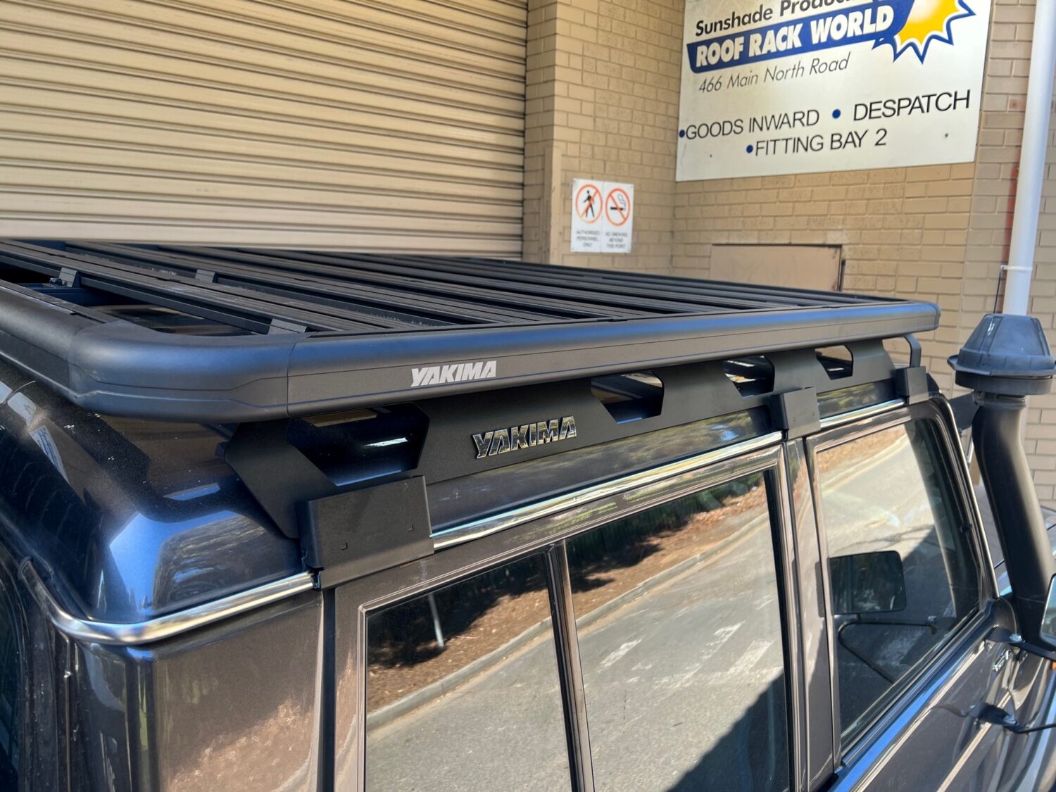 Toyota Landcruiser 79 Series Dual Cab Yakima LockNLoad RuggedLine Platform (1540x1380mm) Roof