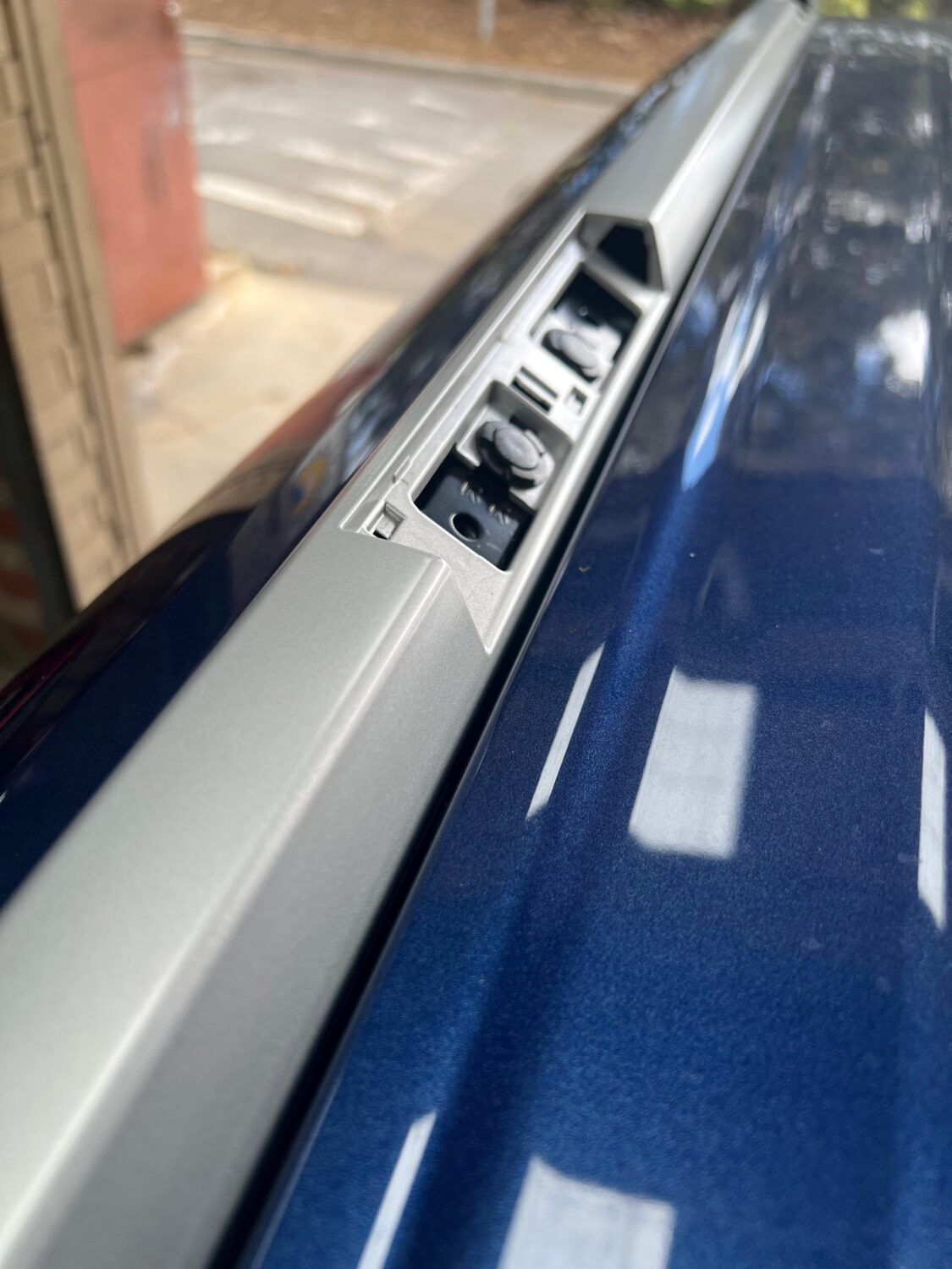 Nissan Xtrail 2023on (with flush rails) Thule Wingbar Black Evo Roof